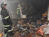 Пожар в Екатеринбурге: склады с одеждой полыхают вторые сутки. 252003.jpeg