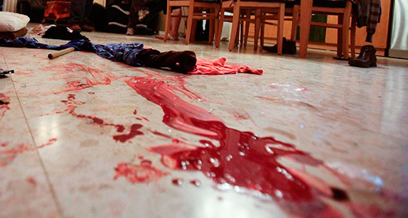 В Архангельской области мать и дочь хотели убить соседку кочергой, чтобы 