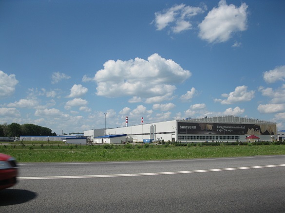 Владельцы иномарок бросились снова тонировать машины. Тонирование стекол теперь законно