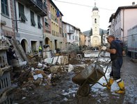 Наводнение в Италии: вода ушла, грязь осталась. 248077.jpeg