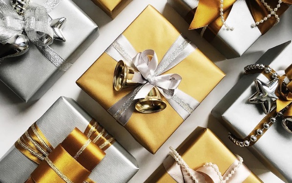 Как купить качественные новогодние подарки?