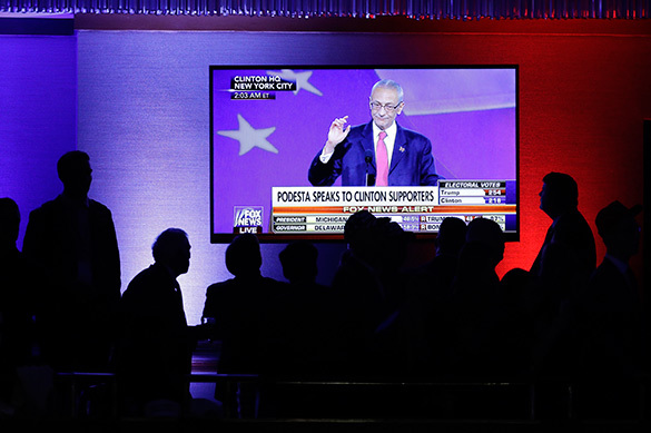 Сторонникам Клинтон велели идти спать