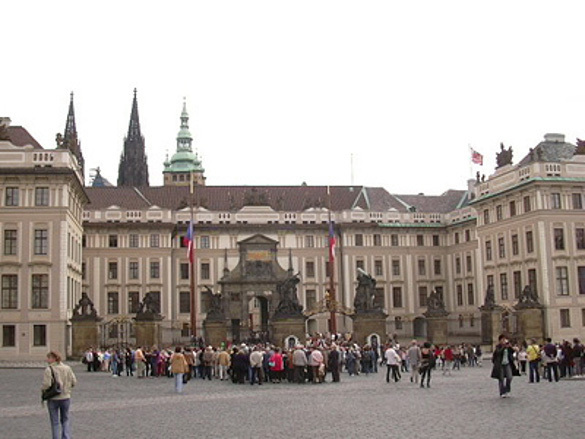 Министр внутренних дел Чехии получил отравленную посылку. 304141.jpeg