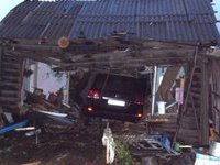 ДТП недели: джип разнес жилой дом и ранил двоих детей. 270155.jpeg
