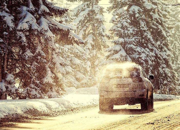 Автомобиль зимой Автомобиль зимой