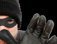 Изобретательный вор аккуратно проходил сквозь стены