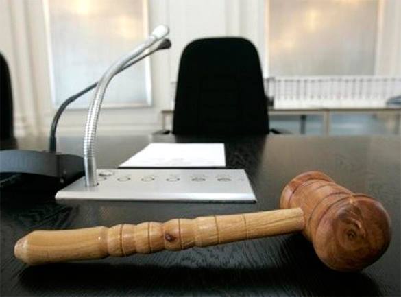 Судей, которые отказались запрещать КПУ, хотят уволить. суд судья правосудие