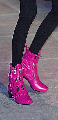 Ножки в сапожки!