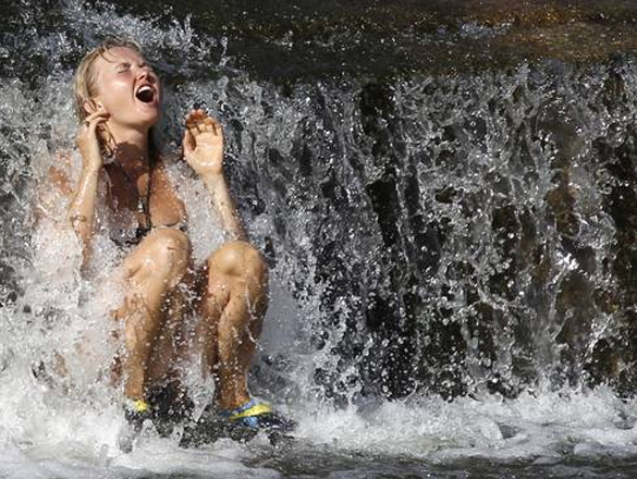 Москвичам обещают солнце и жару, а в Санкт-Петербург возвращается прохладная погода. 292313.jpeg
