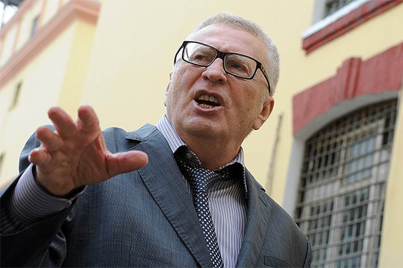 Жириновский предложил продлить срок работы президента, но ограничить его одним сроком. Жириновский предложил продлить срок работы президента, но ограни