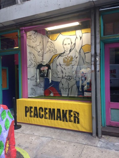 В Нью-Йорке представили коллекцию футболок с изображением президента России. 300455.jpeg