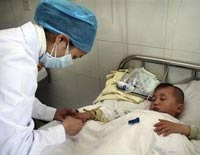 На китайском курорте сотни детей заразились опасным вирусом