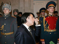 Униформа от Юдашкина не налезла на персонал саммита АТЭС. 268473.jpeg