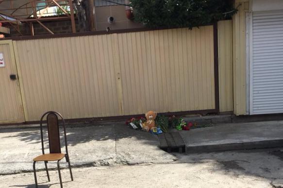 Родители утонувшего в канализации ребенка закрыли дело за 150 000 рублей. 395544.jpeg