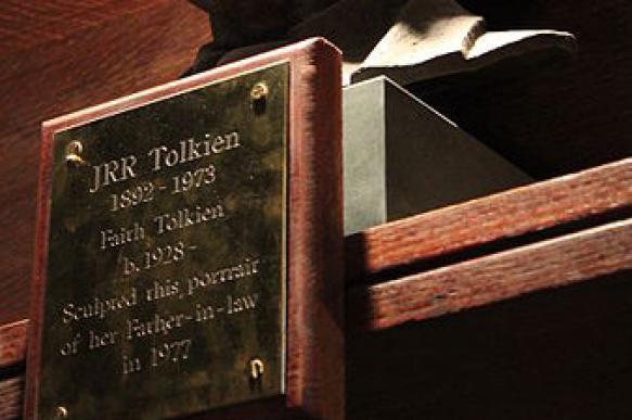 В духе политкорректности: книгу Толкина 