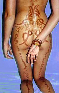 В салоне можно сделать биотату хной - это самый безопасный и