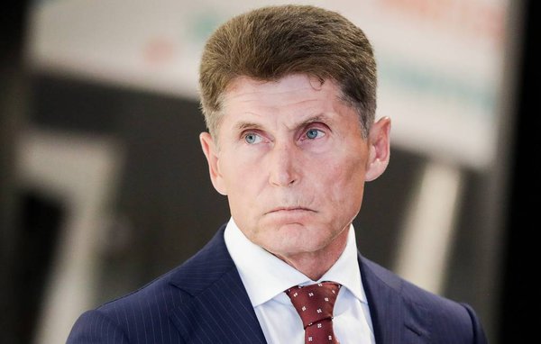 Сахалин приближается к материку кораблями и самолетами. Сахалин приближается к материку кораблями и самолетами. Сахалин приближается к материку кораблями и самолетами