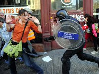 Забастовка испанцев завершилась стычками и поджогами. 257611.jpeg