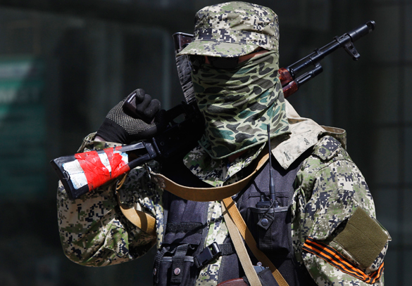 При спецоперации в Славянске погибли два человека. При спецоперации в Славянске погибли два человека. При спецоперации в Славянске погибли два человека.