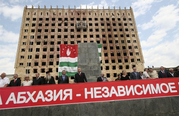 Песков: Вопрос о вхождении Абхазии в состав России не ставится. 292655.jpeg