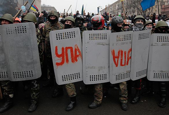 Петербуржец торговал футболками с символикой дивизии СС "Галичина". 