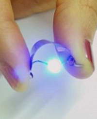 Батарейка из соли и бумаги оживит газетные иллюстрации