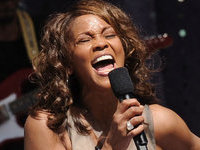 48-летняя певица Уитни Хьюстон найдена мертвой. 254662.jpeg