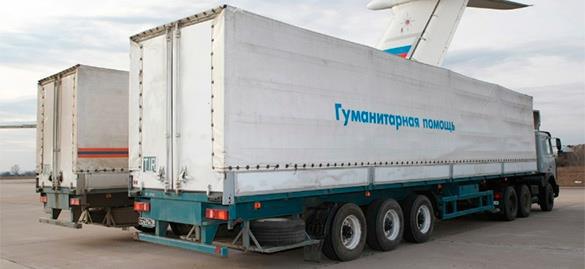 Российский гуманитарный груз после проверки опломбирует Красный Крест. 295665.jpeg