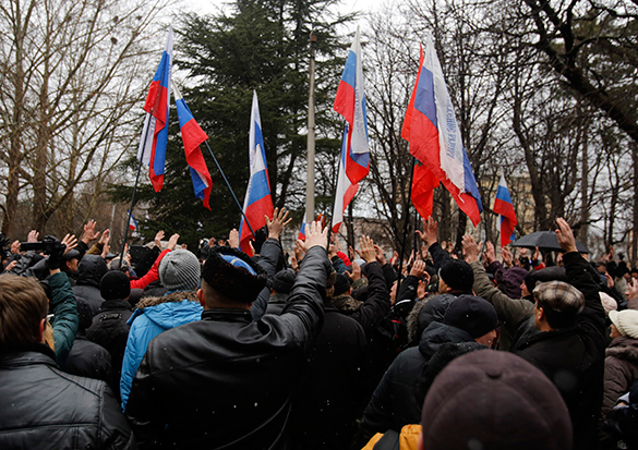 Севастополь провел митинг в поддержку присоединения к России. 289696.jpeg