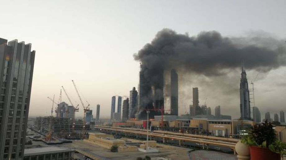 В Дубае загорелось здание у самой большой высотки в мире. ВИДЕО