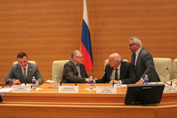 Жириновский ратует за интенсивное развитие российско-азербайджанских отношений. Заседание в Госдуме России