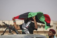 Каддафи назвал новую власть в Ливии нелегитимной. libya