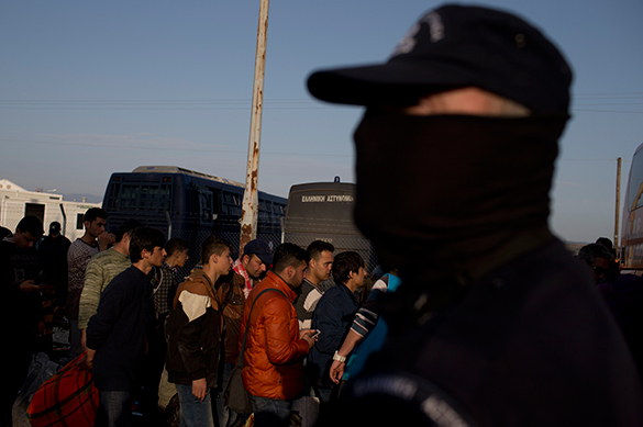 Беженец-подросток изнасиловал сотрудницу Красного креста после с