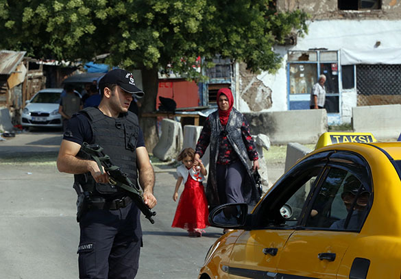 Турция, полицейский