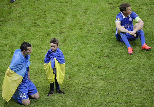 Футболисты &quot;Днепра&quot; не получат премиальных за успехи в Лиге Европы из-за долгов Коломойского. Украинский Днепр