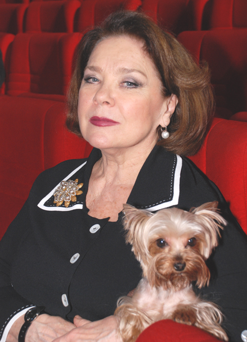 Почему российские звезды любят маленьких собак?