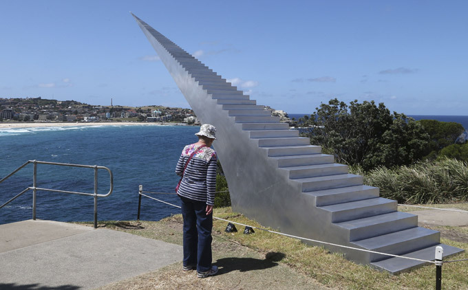 Под открытым небом Австралии скульптору простор для самовыражения