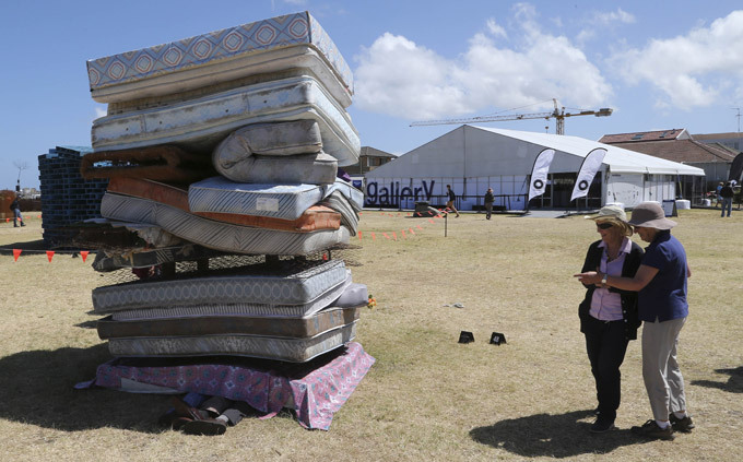Под открытым небом Австралии скульптору простор для самовыражения