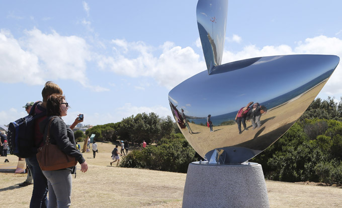 Под открытым небом Австралии скульптору простор для самовыражения