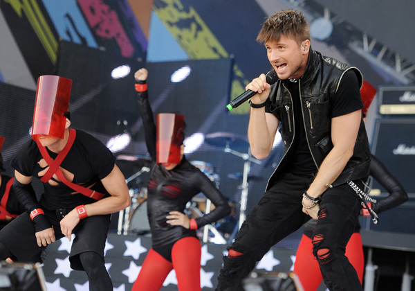 Сколько звезды заработали в Новый год