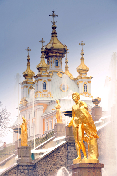 В Петергофе открылся сезон фонтанов