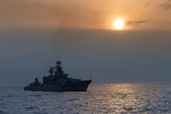 Ракетный крейсер "Москва" у берегов Сирии