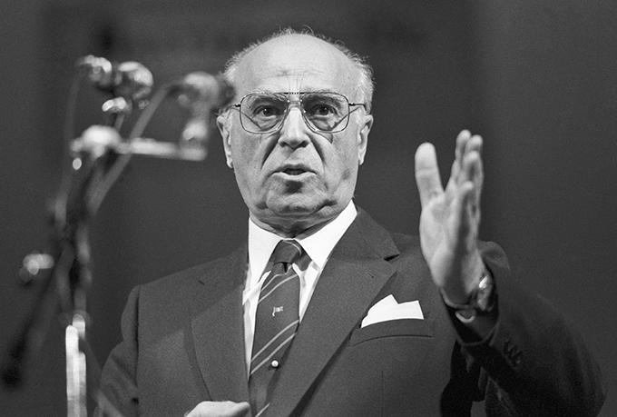 Владимир Этуш отмечает 90-летие