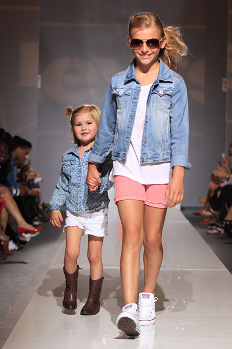 Детский показ мод в Нью-Йорке