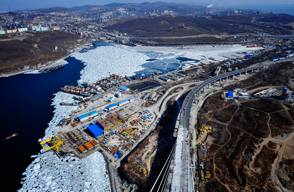 Опора моста на остров Русский признана самой высокой в мире