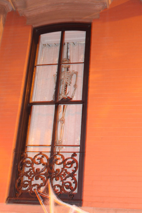 Лив Тайлер решила пожить в доме-ужастике