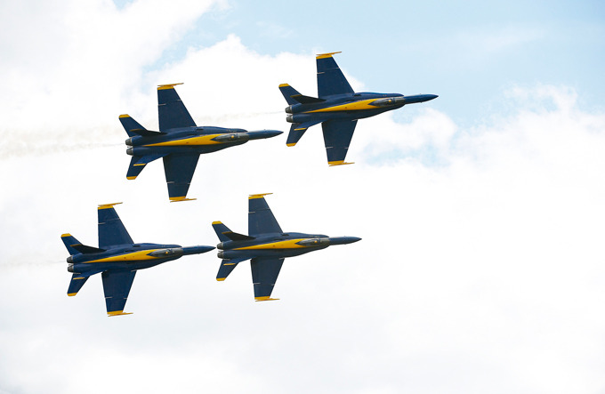 Пилотажная группа ''Голубые ангелы''