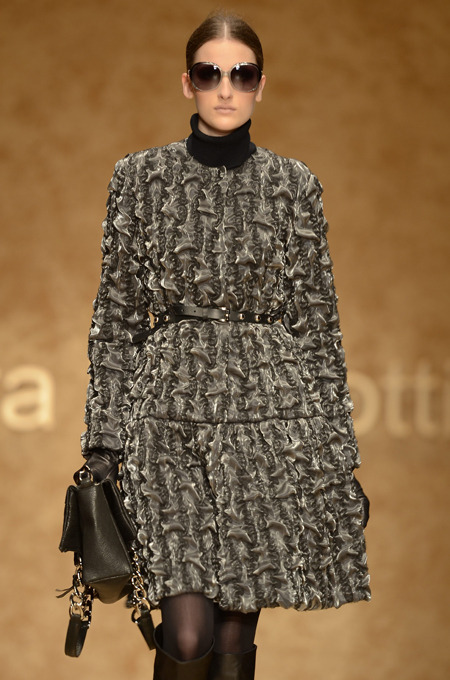 Модные силуэты Laura Biagiotti