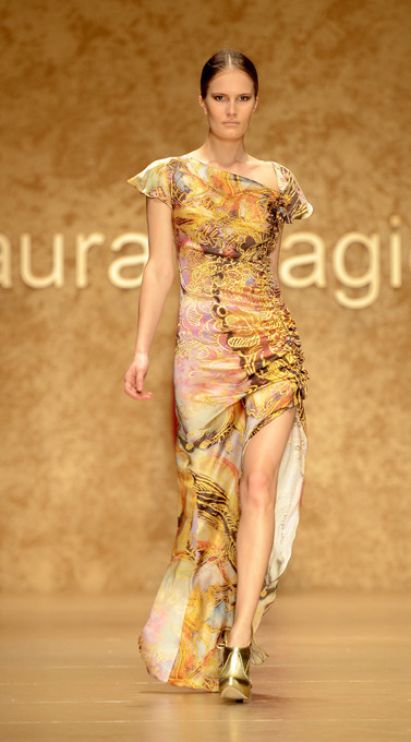 Модные силуэты Laura Biagiotti