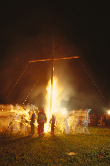 Ку-клукс-клан: 150 лет террора по-американски